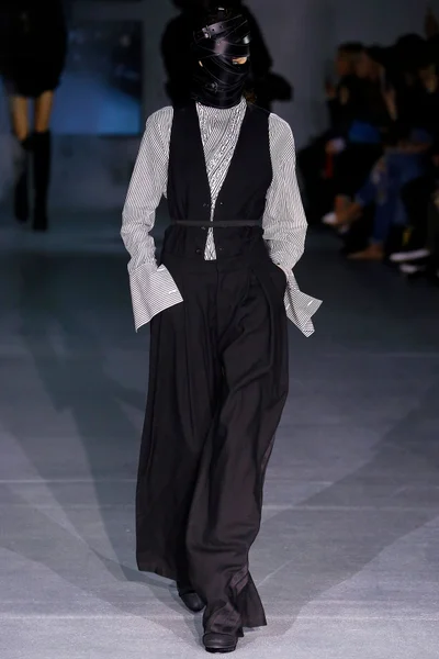 Look 4